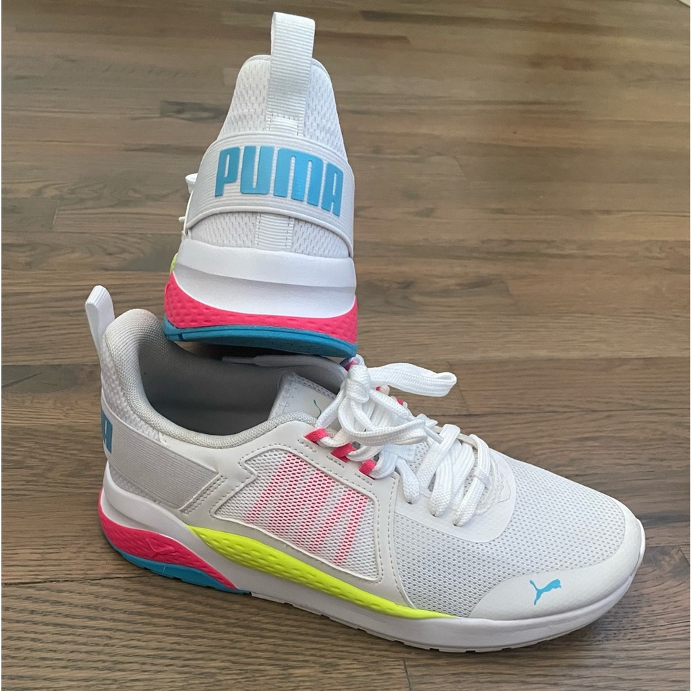 Puma Anzarun Women’s Athletic Shoe - Size 8 - Picture 3 of 5